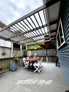 Botanic Garden Retreat with 3 Ensuite Bedrooms - 7