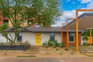 Modern Downtown Oasis - 0