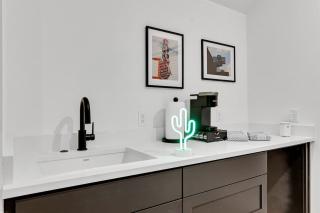 Modern Private Guest House Near Downtown - 2