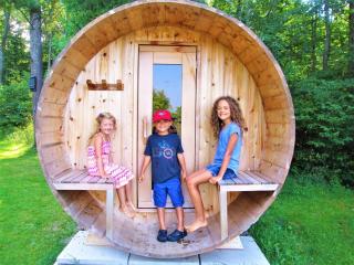 Lakeside Memories Await at Trenanthia's Cahoots - 9