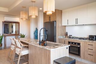 Private Rooftop Pool - Ocean View Romantic Getaway - 2