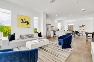 Designer Dallas Home Rooftop Kid Friendly Stay - 4