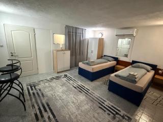 Apart Cobras Jajce - 3