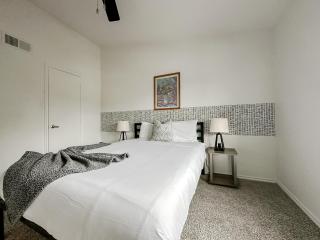 Sleepover Modern 1BD 1BA Austin TX Apartments - 5