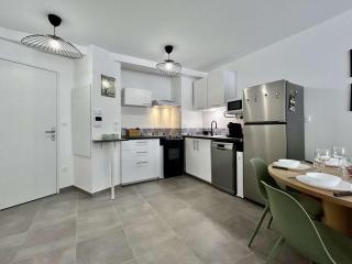 Appartement moderne entre ville et télécabine - 6 pers. - FR-1-330C-164 - 9