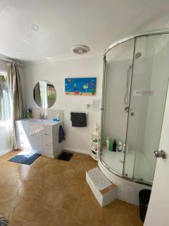 ADA Homestay - Doncaster - 3