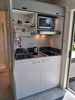 Gorgeous spot to chill with private hot tub - 9