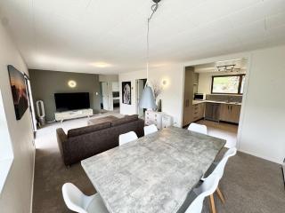Modern Two-Bedroom Unit in the Centre of Wanaka - 0