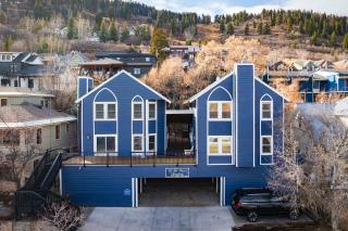 Stylish Downtown 3BR Walk to Ski Lift - 4