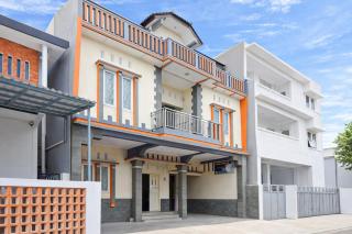 RedDoorz Syariah at Cimahi - 6