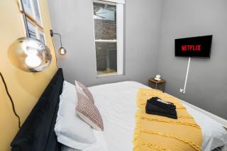 Modern 2BR Chicago Retreat Near United Center - 1