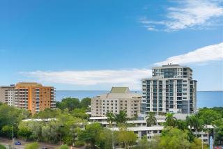 Large 11th floor City Apartment - Sea Views - 6