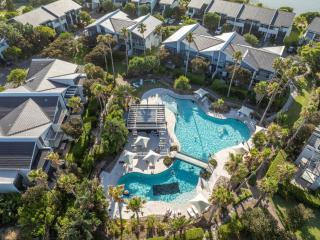 Pet-Friendly Waterfront Retreat | 4BR Resort Living - 8