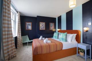 5-Bed Period Home Opposite Kingsholm Stadium - 1