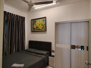 Maison Inn - Affordable Sleeps 6 to 13 near Tebrau AEON & Toppen - 7