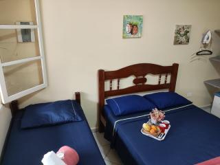 Casa a uma quadra da praia com ar e enxoval completo - 4