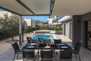Villa Centinera - Happy Rentals - 8