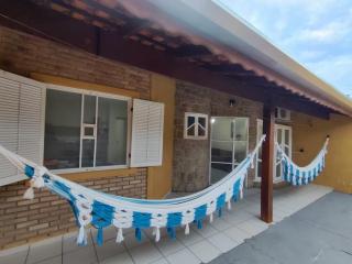 Casa a uma quadra da praia com ar e enxoval completo - 9