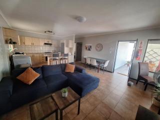 2 Bedroom Apartment GPG Self Catering - 5