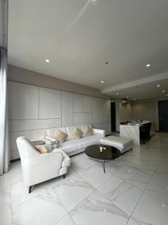 8 kia peng crowen suites kL - 1