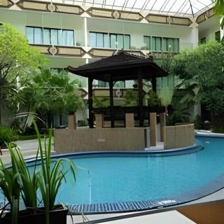 Yusro Hotel Restaurant & Convention - 1