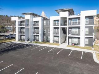 Stylish Suite 305 by Downtown & Convention Center! - 5