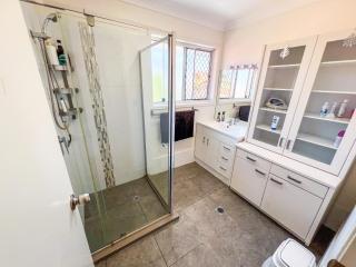 Vista Air conditioned Holiday Dream Castle Youth Hotel - 3