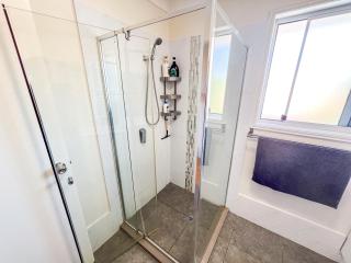 Vista Air conditioned Holiday Dream Castle Youth Hotel - 1