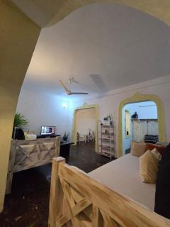 Marion's incredible 2 bedroom apartment - 7