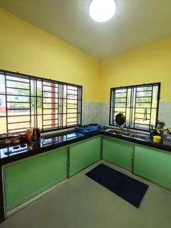 Homestay Inap Desa Hussain Masjid Tanah - 2