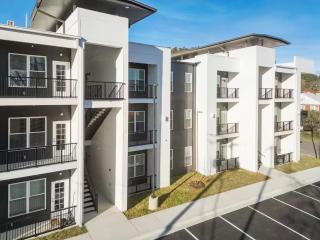 Stylish Suite 306 by Downtown & Convention Center! - 6