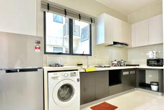 Kings Bay Country Garden Danga Bay - 1