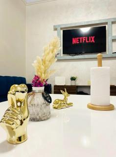 Cosy Designer Apartment Top Airport Location - 5