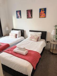 Maple House - Quaint Victorian Home - 3