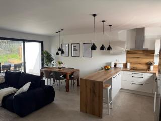 New house with garden - Beaches 11 min away - 4