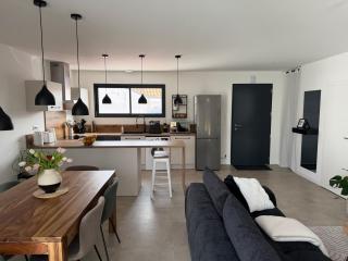 New house with garden - Beaches 11 min away - 2