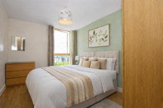 Executive 3-bedroom Apartment at The Vizion - Beautiful Views - City Centre - Free Parking, Communal Garden, Fast Wifi and Self-Check-In by Yoko Property - 8