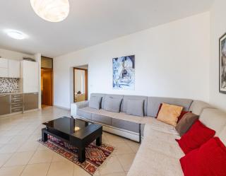 Bright Sunny Apartment by PikHost - 5