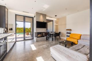 Villa AMMA Pool & Jacuzzi by PikHost - 4