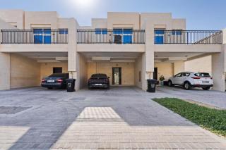 Elegant 3BR Villa Retreat w Private Backyard - 0