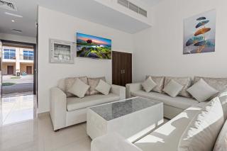 Elegant 3BR Villa Retreat w Private Backyard - 5