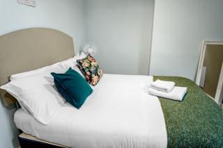 Family-Friendly Chorlton Apartment with Free Street Parking - 3