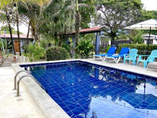 Rooms & Pool Macaws - 0