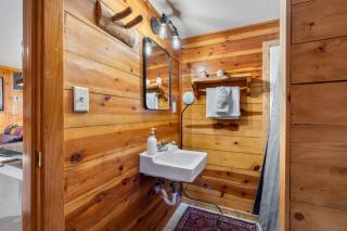 Timber Ridge Cabin- Rustic Getaway - 4