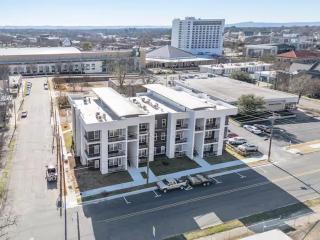 Stylish Suite 302 by Downtown & Convention Center! - 8