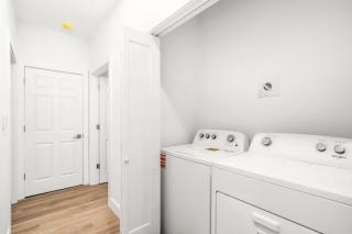 Stylish Suite 302 by Downtown & Convention Center! - 2