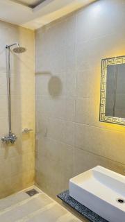 Designer 1BHK Stay, Peaceful, Bahria Town - 4