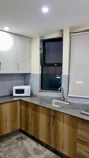 Designer 1BHK Stay, Peaceful, Bahria Town - 2