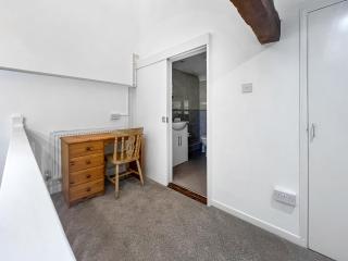 The Clerks Cottage, Eastbridge Hospital - 2
