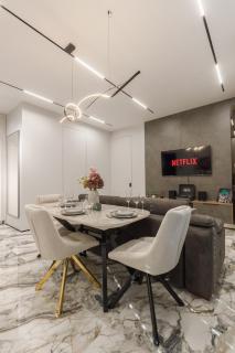 Renest Chicago Vinyl Lounge - 4